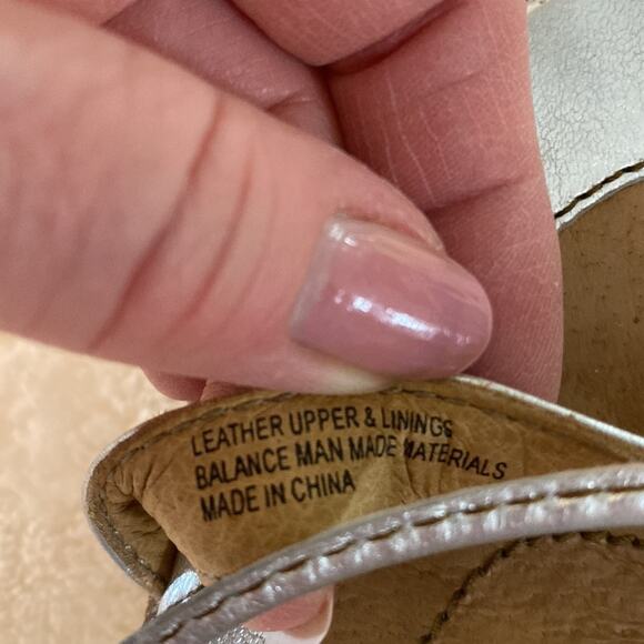 Born Silver Metallic Strappy Leather Sandals Size 8 - Picture 10 of 12